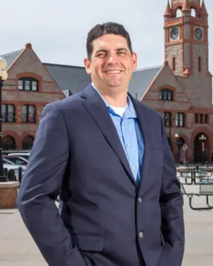 A headshot of Matthew Cortez